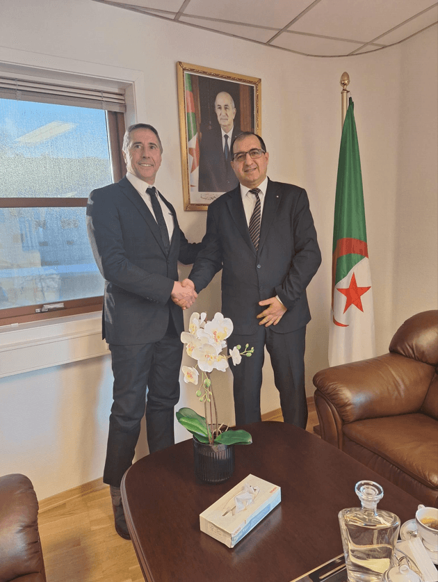 The Ambassador of Algeria to Norway receives the Project manager of the company PIPELIFE.